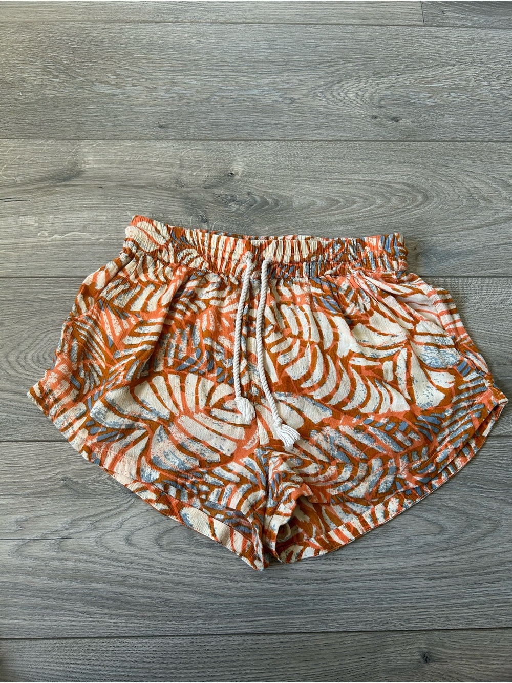 SISSTR palm print pull on shorts Size Small